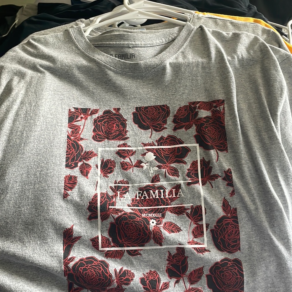Grey la familia t shirt size xl